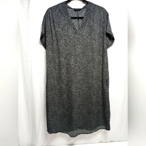 Denver Hayes Lightweight Mini Dress. Size L